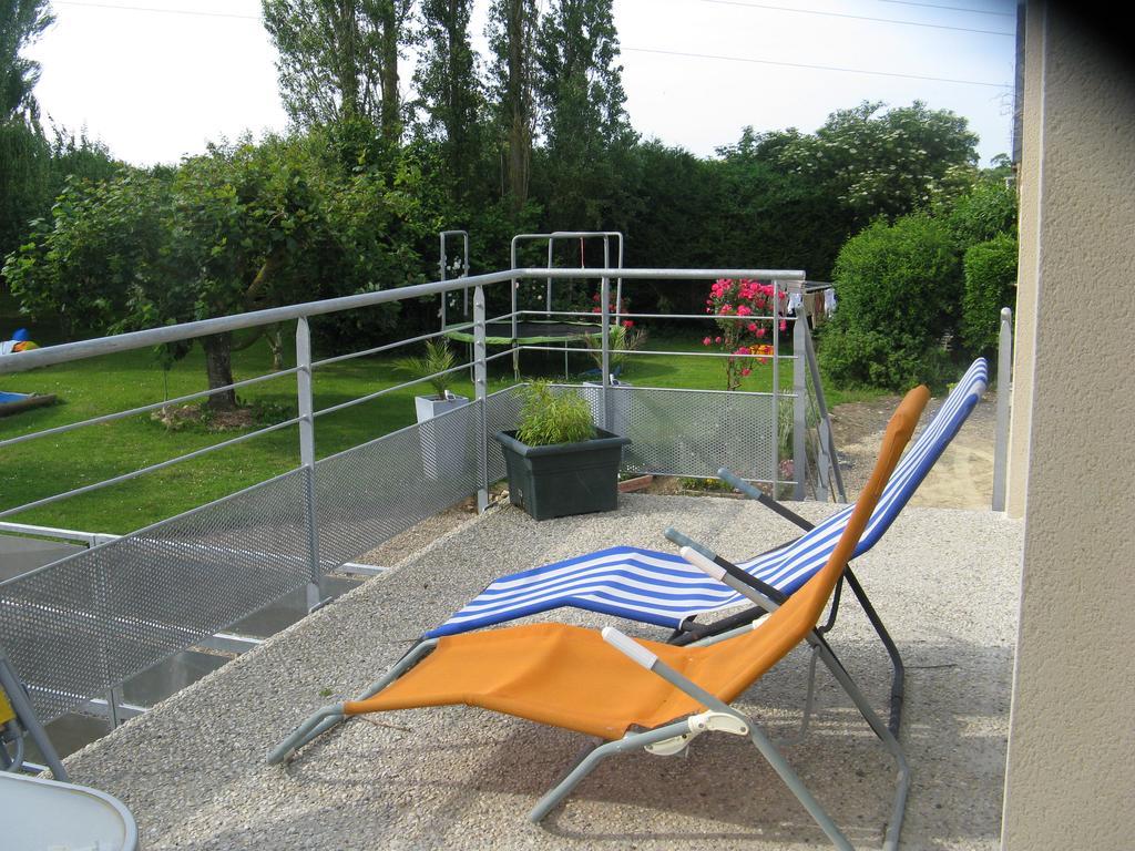 Gite Plages Du Debarquement Agy Exterior photo